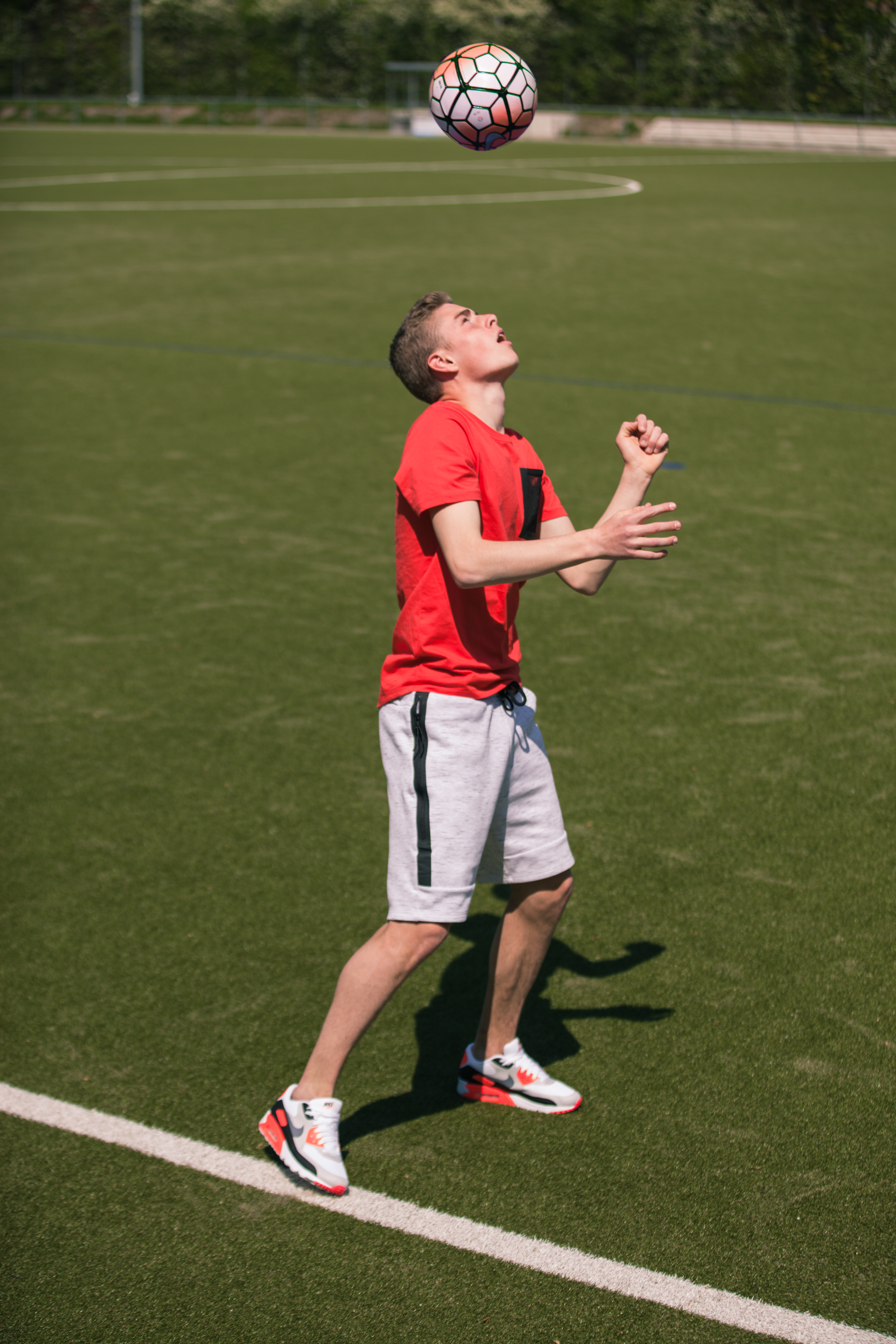 Beim Shooting im Mai 2016 zeigt uns David, wie schön es sein kann, mit einem Ball zu spielen.